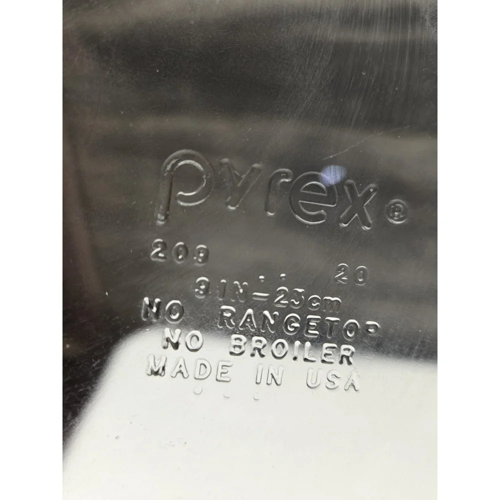 Pyrex 9 Inch 209 Pie‎ Plate/Pie Tart Baking Dish - Clear Glass - MINT
